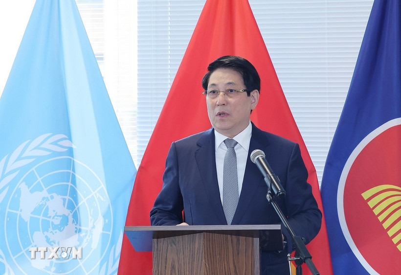 Chủ tịch nước gặp mặt cán bộ, nhân viên, đại diện cộng đồng người Việt Nam tại Hoa Kỳ